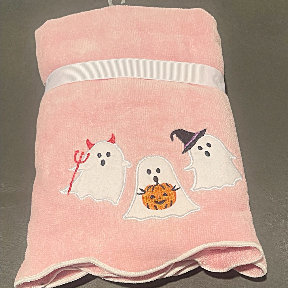 COPY - New Kassadecor ghost hand towels.